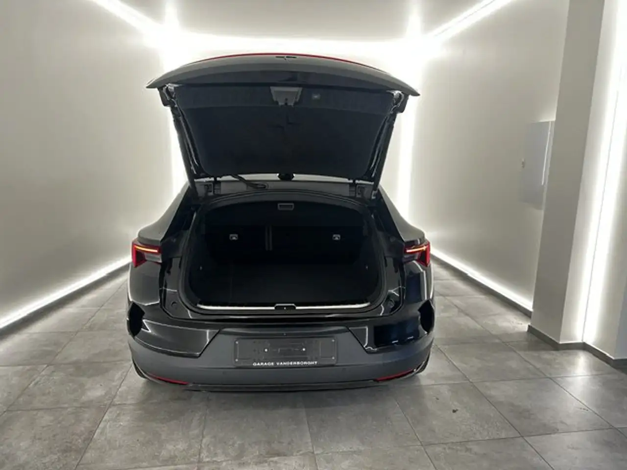 2026 Polestar 4 LONG RANGE NIEUW-OKM, photograph 4