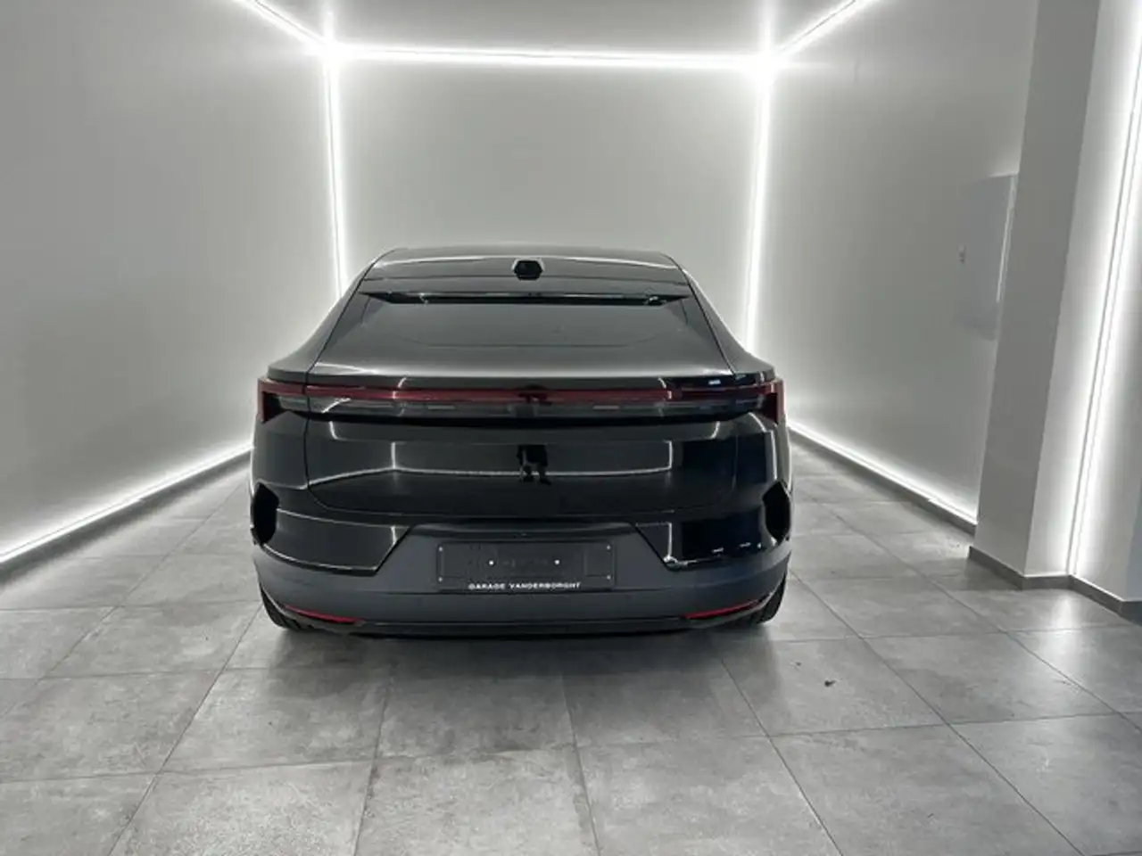 2026 Polestar 4 LONG RANGE NIEUW-OKM, photograph 2
