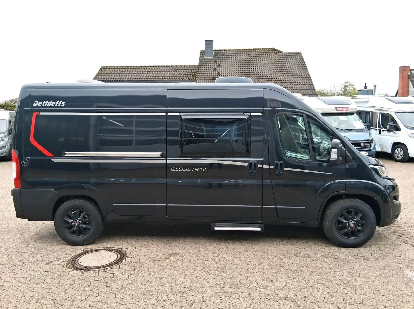 Dethleffs Globetrail Classic 600 DF Schwarz - 1