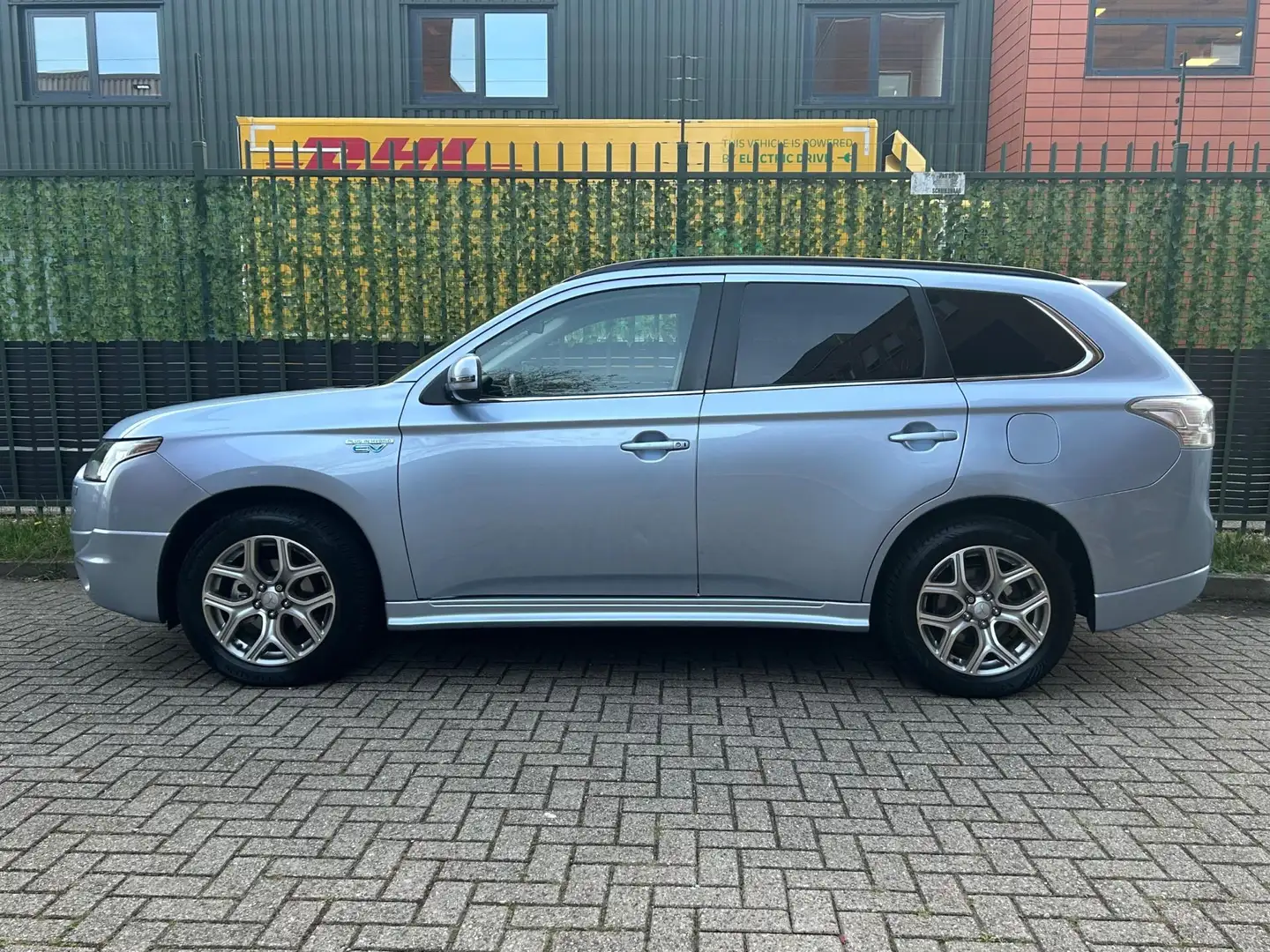 Mitsubishi Outlander 2.0 PHEV Instyle AIRCO|CAMERA|XENON Blauw - 2