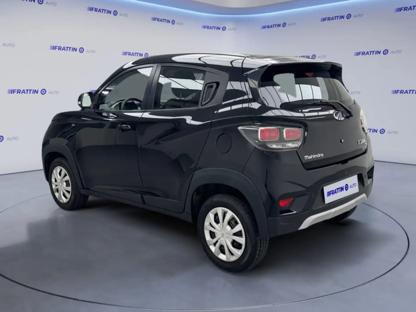 Mahindra KUV100 1.2 VVT K6 Schwarz - 2