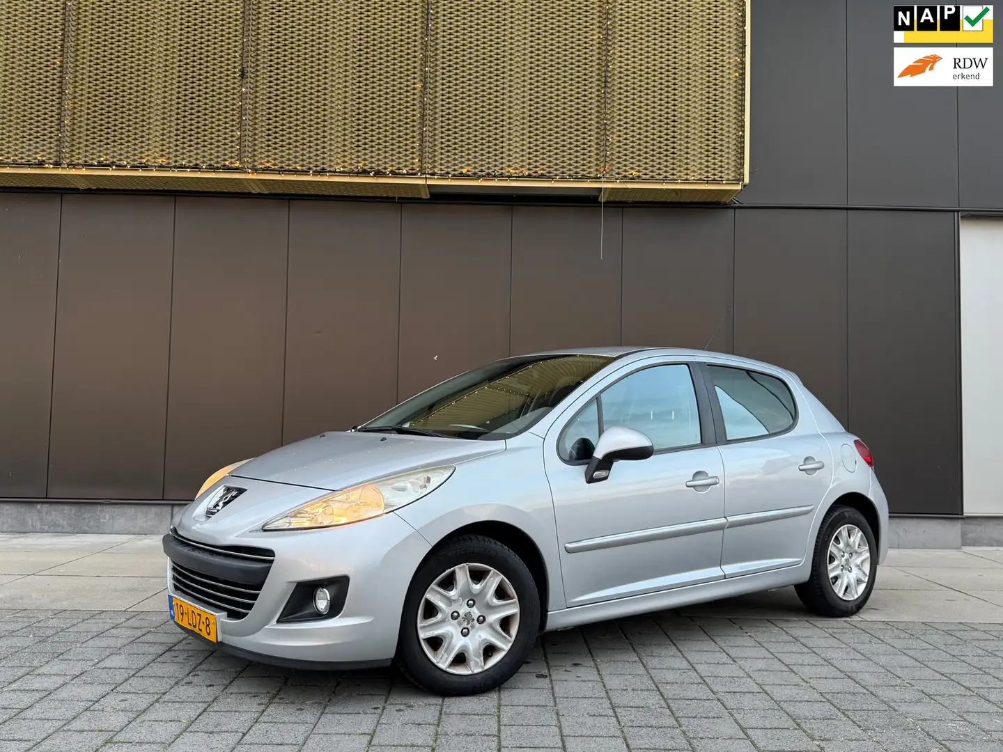 Peugeot 207 1.6 VTi XS Automaat | Airco | Elektr ram | Lage km Grau - 1