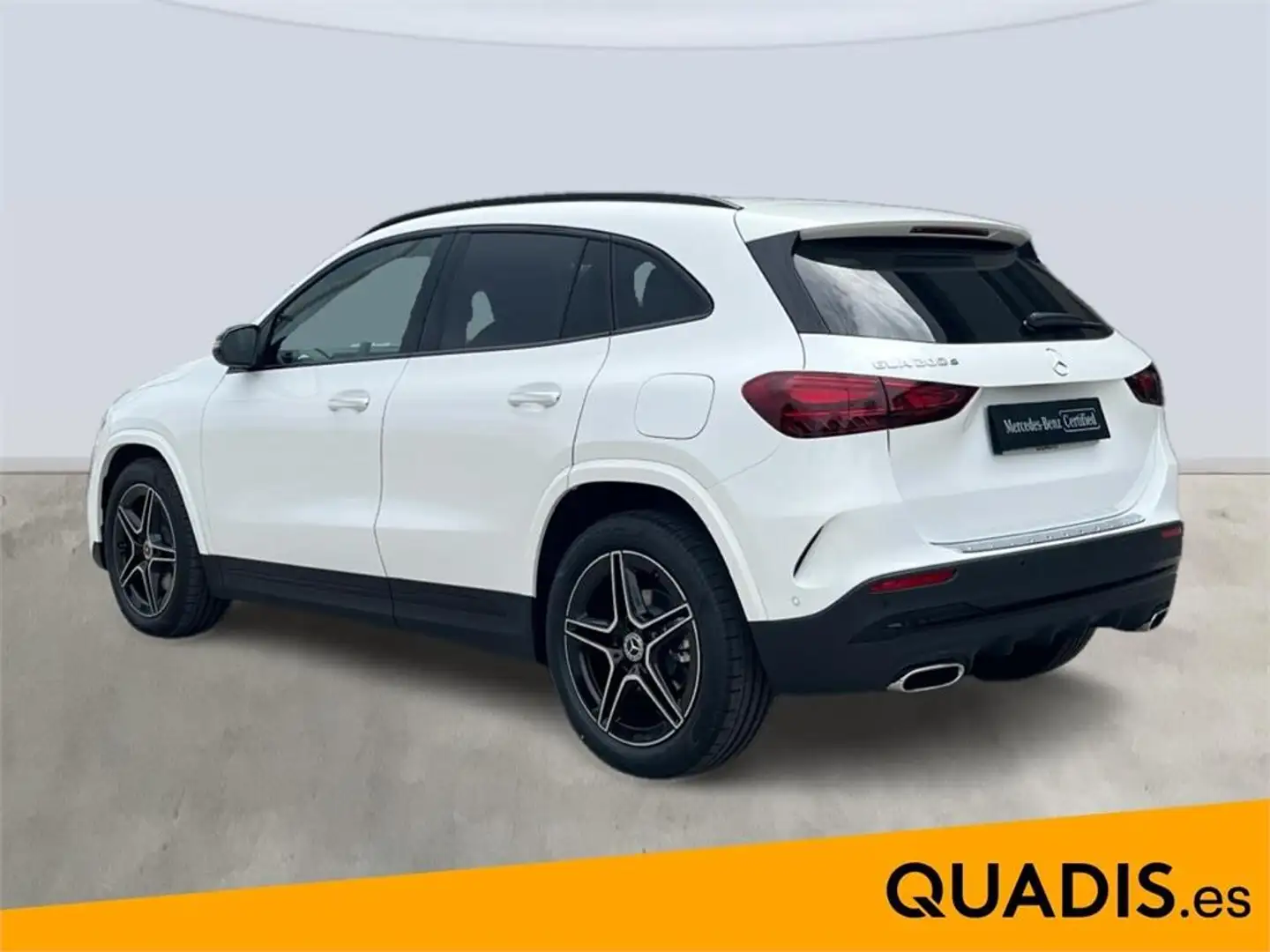 Mercedes-Benz GLA 200 D 4MATIC - 2