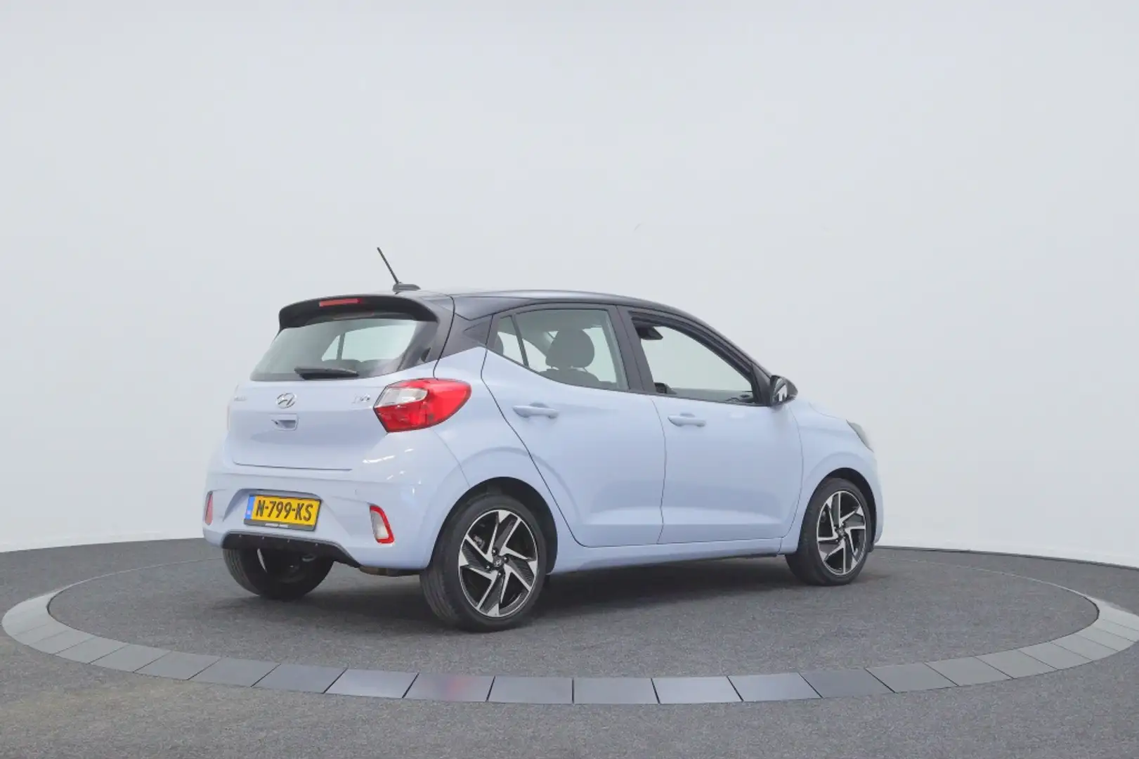 Hyundai i10 1.0 Comfort Smart | Automaat | Navigatie | Trekhaa Blauw - 2