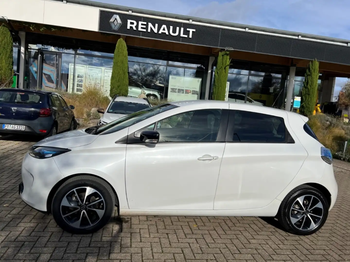 Renault ZOE Intens Batteriemiete Navi Klimaautom Keyless Entry Weiß - 2