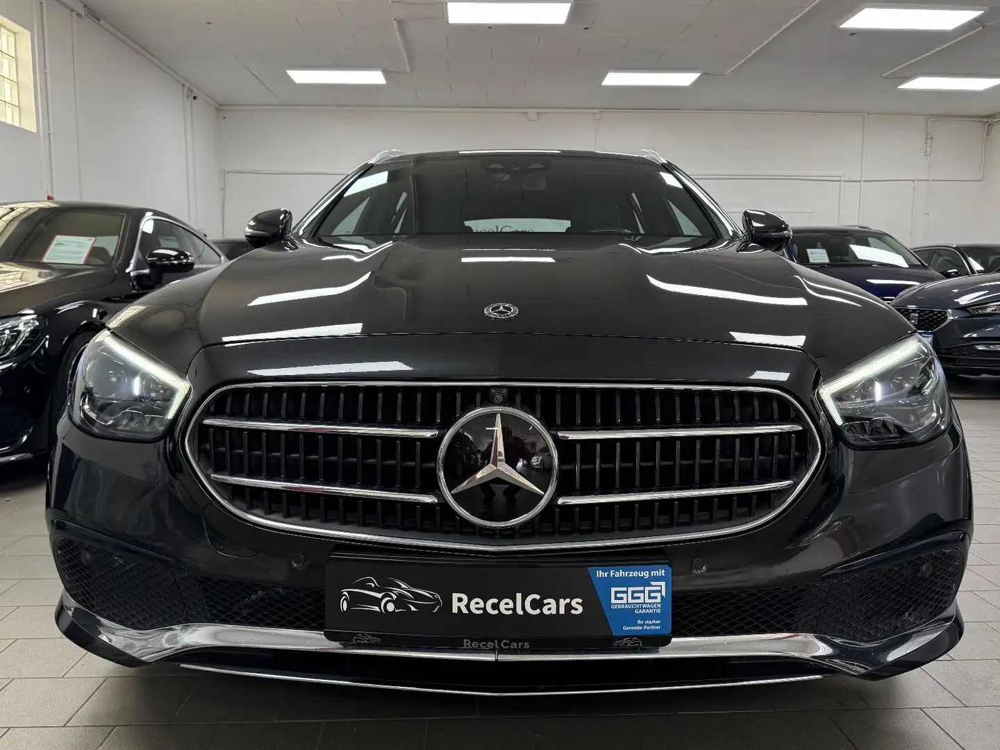Mercedes-Benz E 300 de 4Matic*AVANTGARDE*WIDESCREEN*BURMESTER* Gris - 2