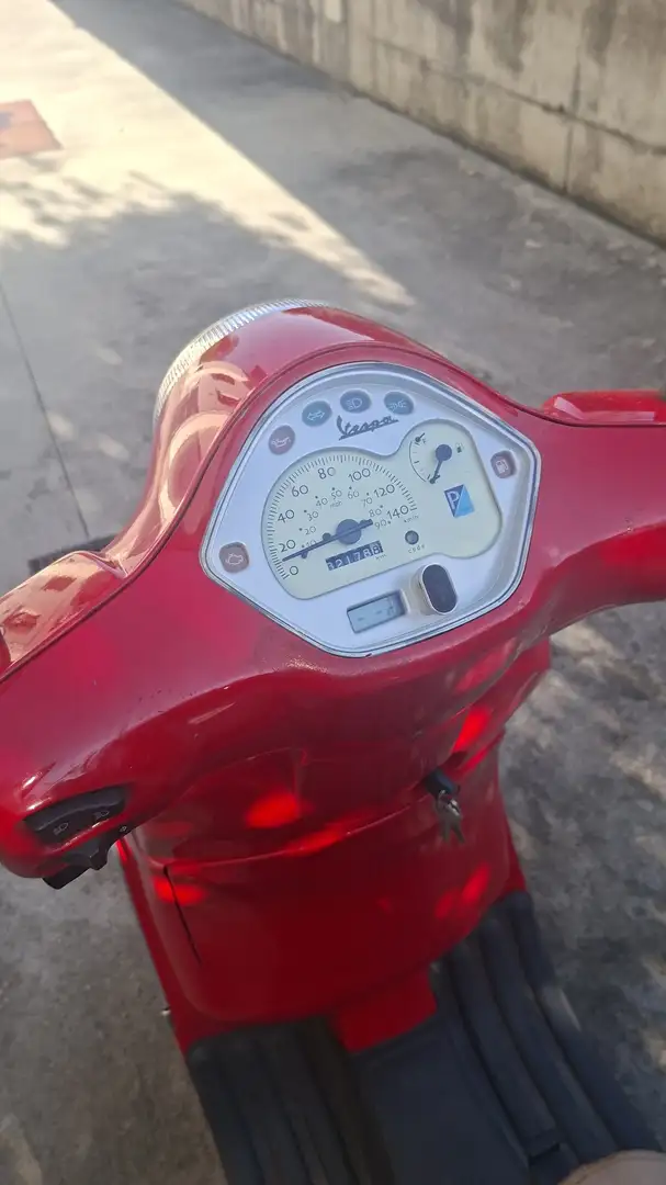 Vespa LX 125 Rojo - 2