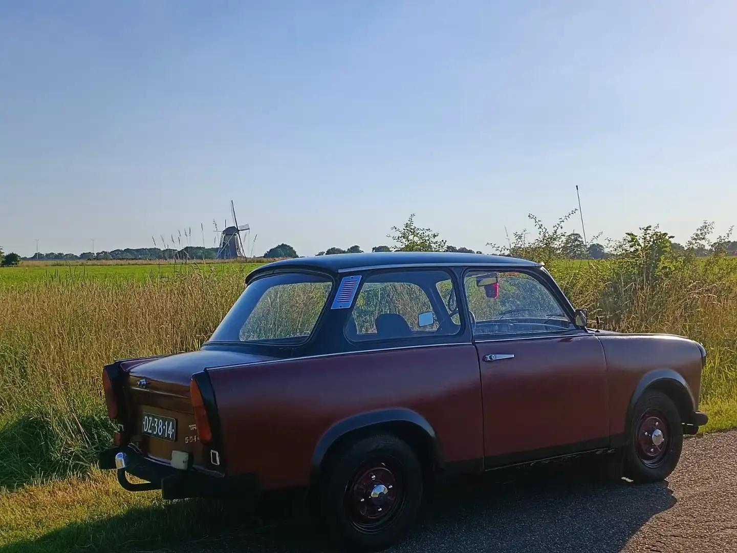 Trabant P601 Deluxe Červená - 2