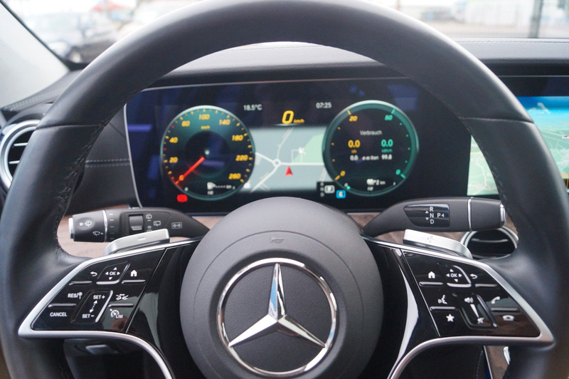 Mercedes-Benz E 300 de *Panodach*AHK*360 Kamera*Head Up* — photo 8