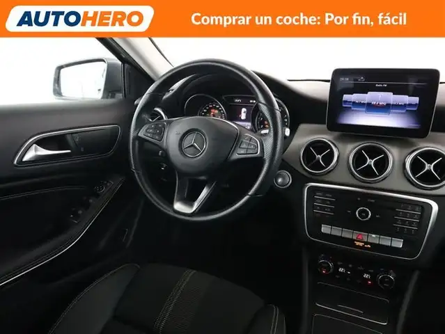 Mercedes-Benz Gla view 14