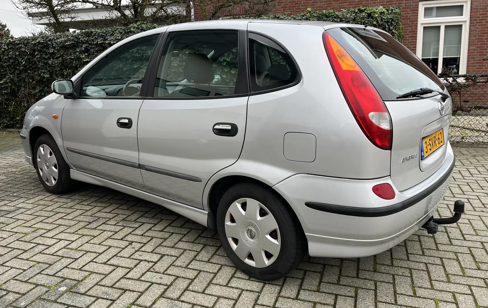 Nissan Almera Tino 1.8 Acenta Gri - 2