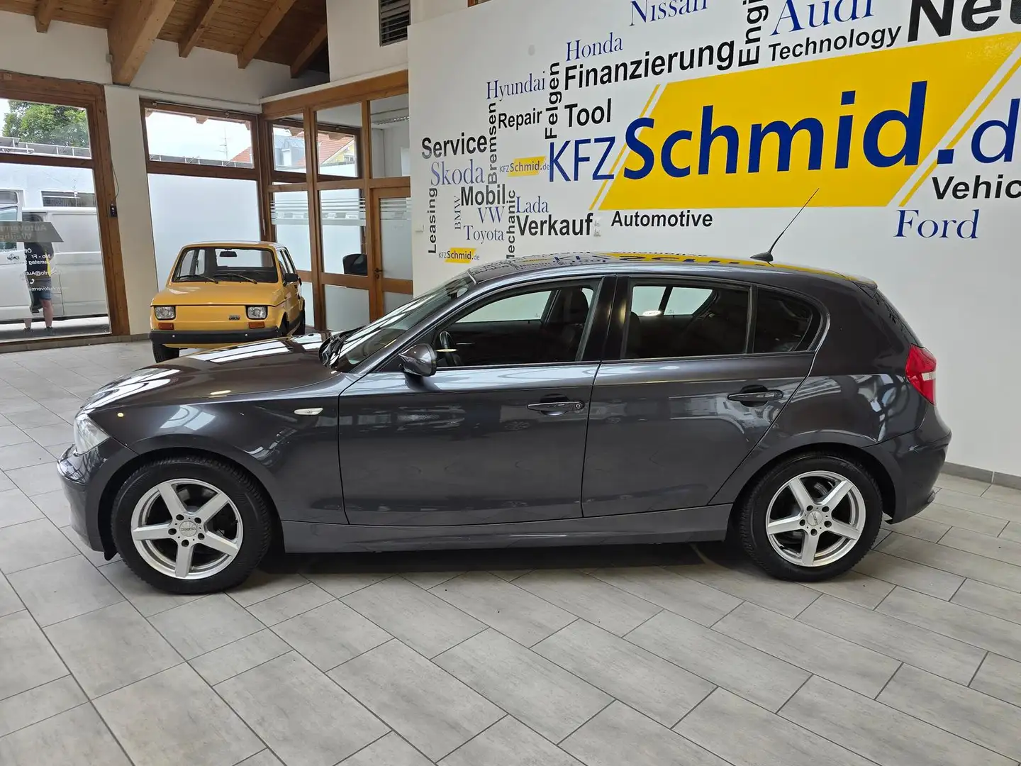 BMW 120i Automatik - 2