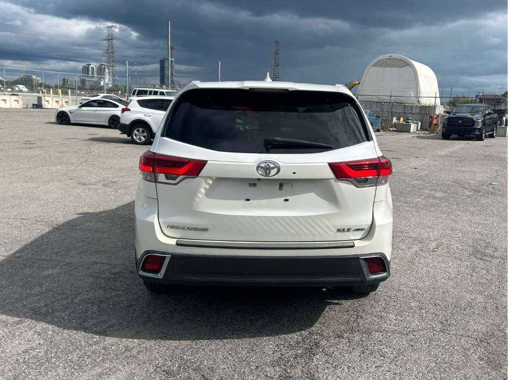 2017 Toyota Highlander XLE 7 Passenger | AWD | Accident Free | One Owner — снимка 1