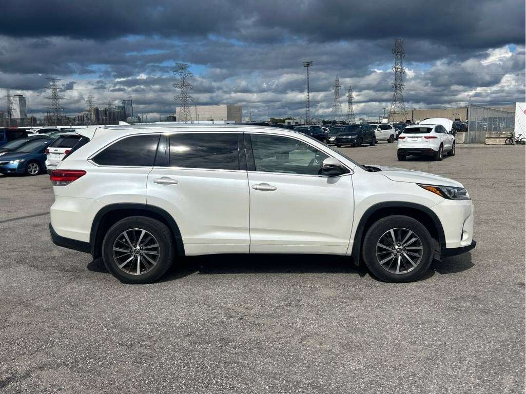 2017 Toyota Highlander XLE 7 Passenger | AWD | Accident Free | One Owner — снимка 1