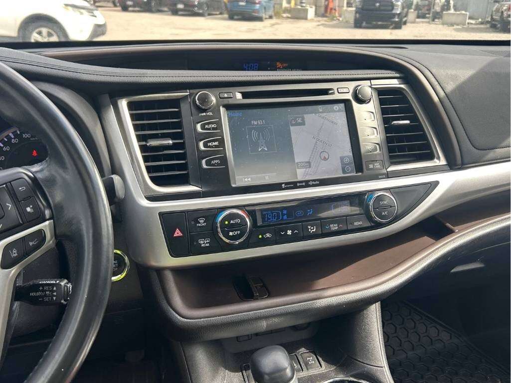 2017 Toyota Highlander XLE 7 Passenger | AWD | Accident Free | One Owner — снимка 1