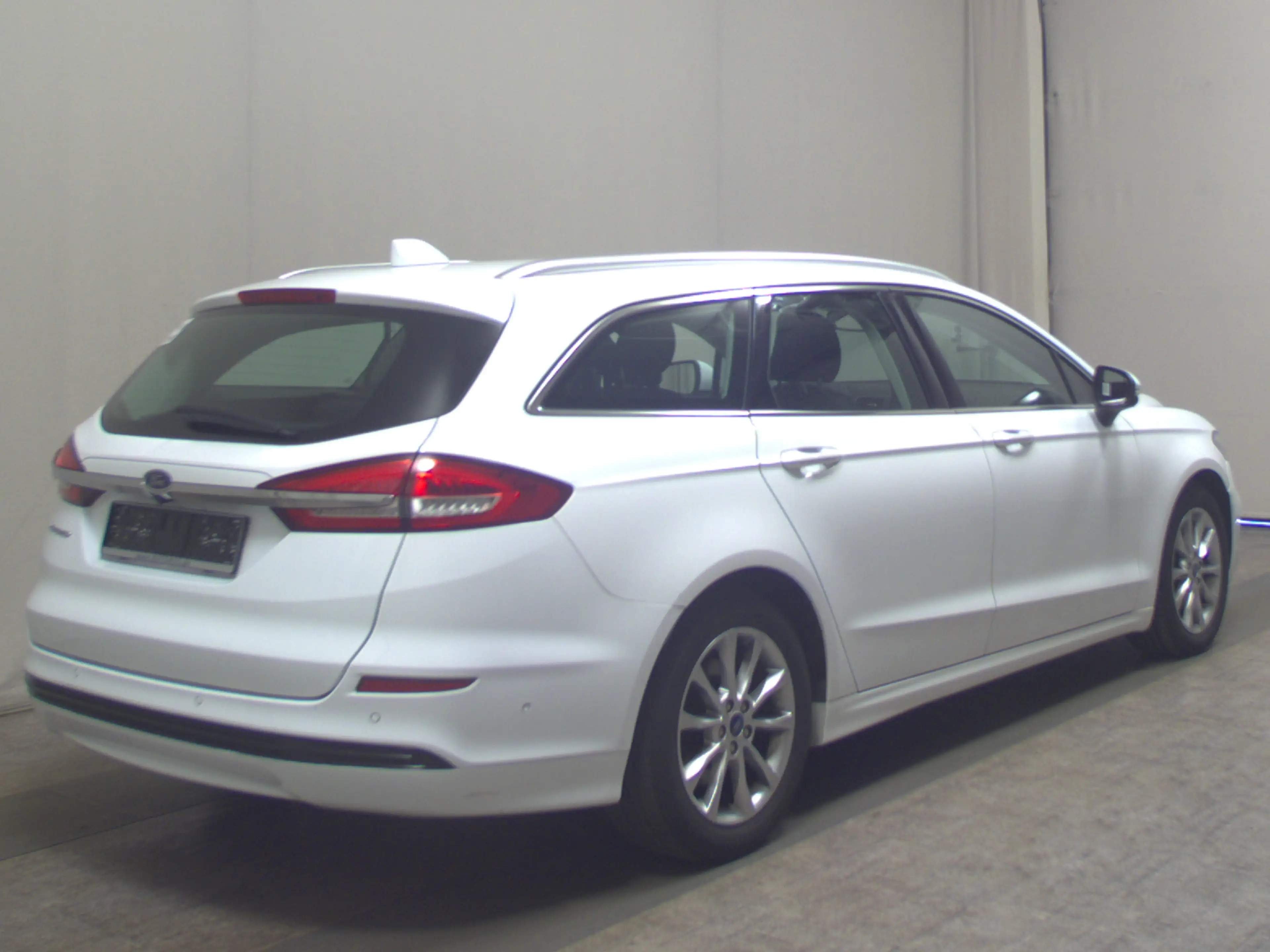 Ford Mondeo — photo 4