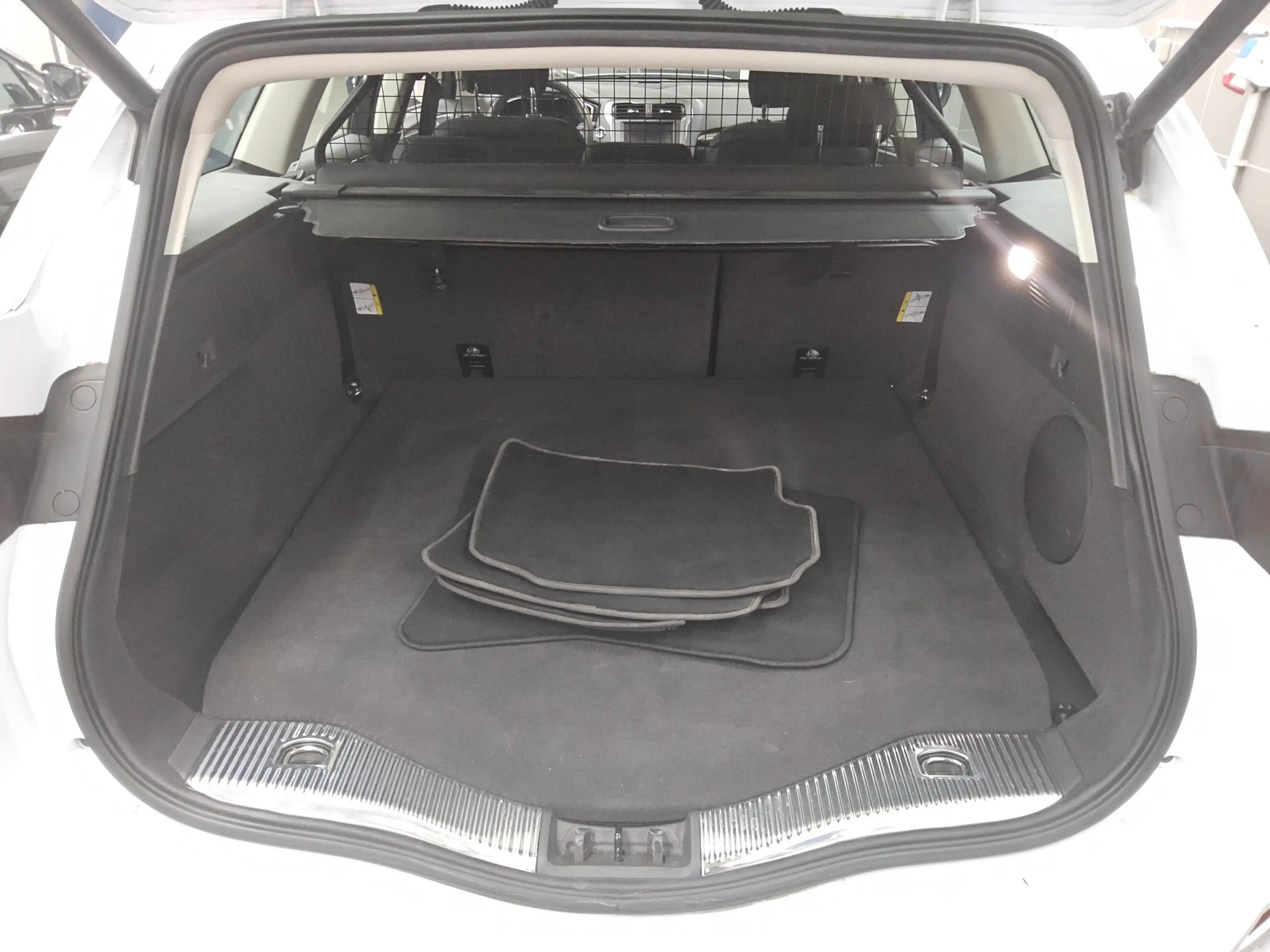 Ford Mondeo — photo 11