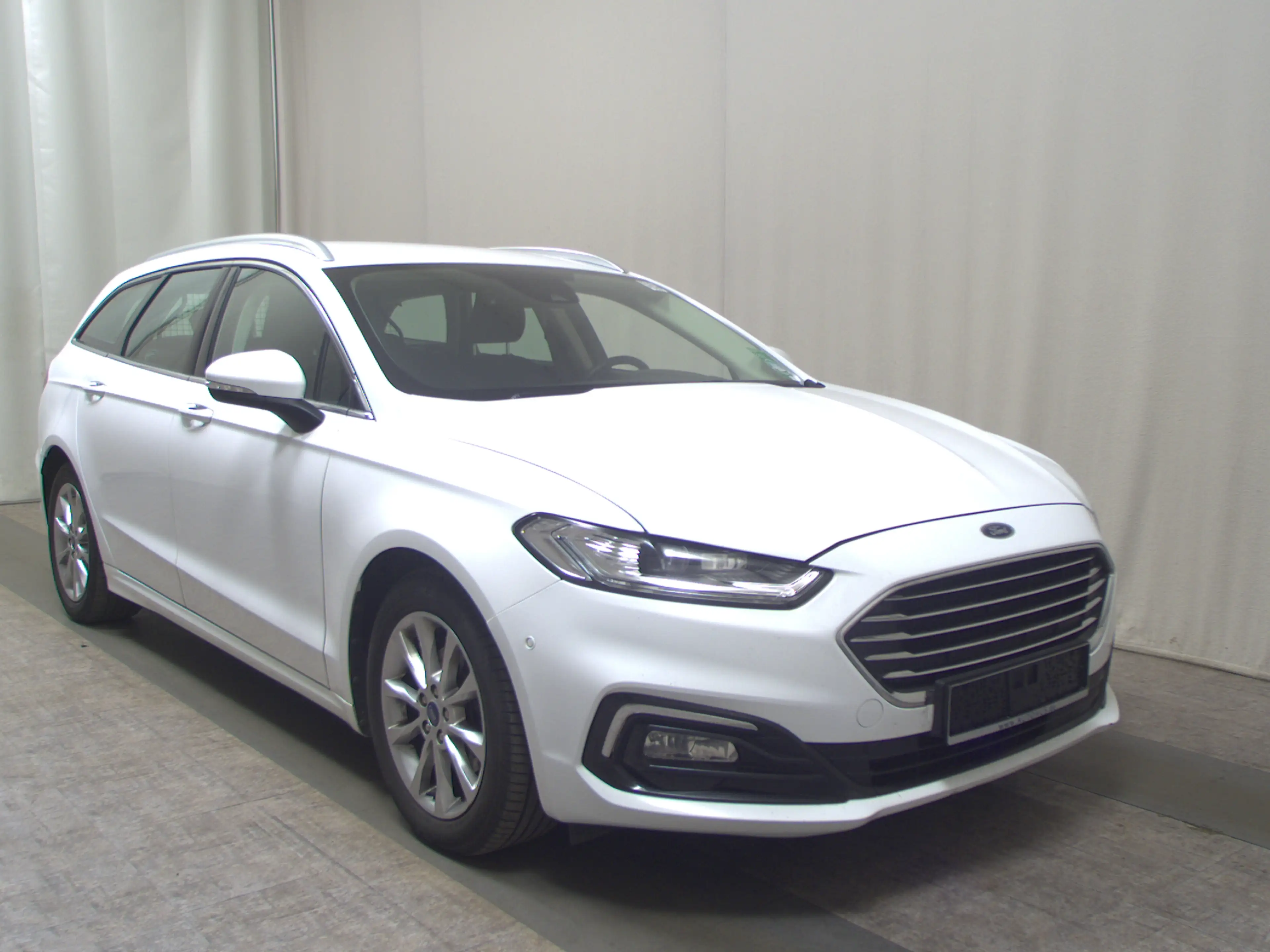 Ford Mondeo — photo 3