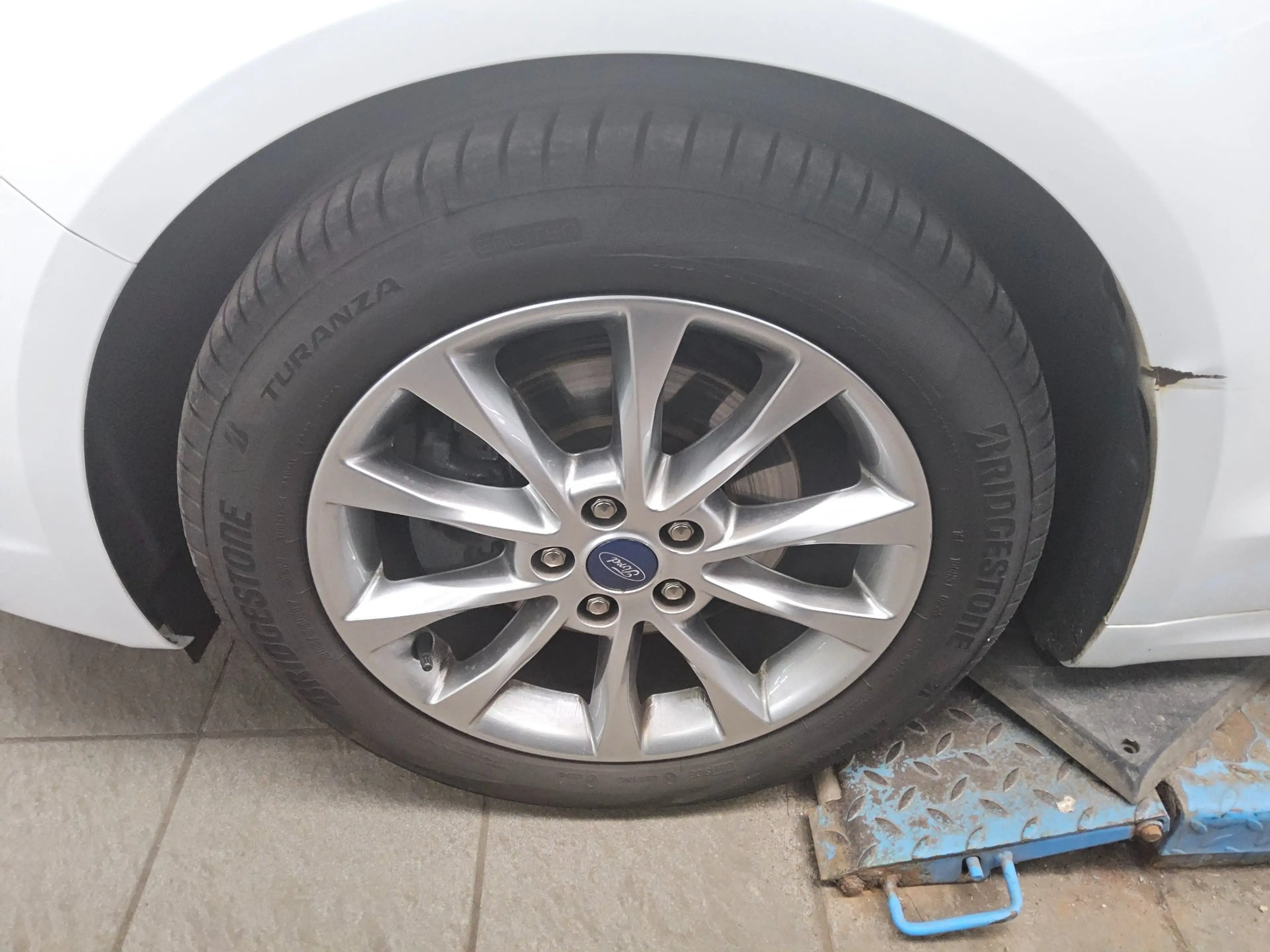 Ford Mondeo — photo 10