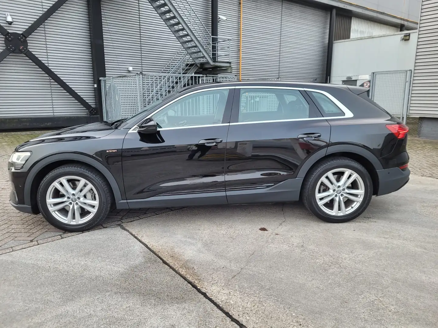 Audi e-tron e-tron 55 quattro advanced 95 kWh Schwarz - 2