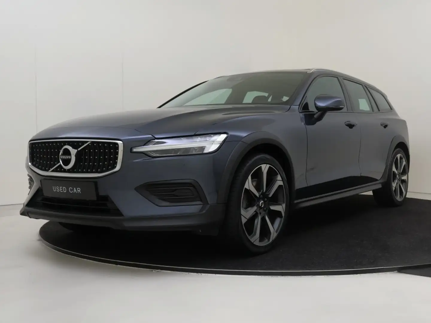Volvo V60 Cross Country T5 AWD Pro | Trekhaak | Panoramadak | Head Up Disp Bleu - 1