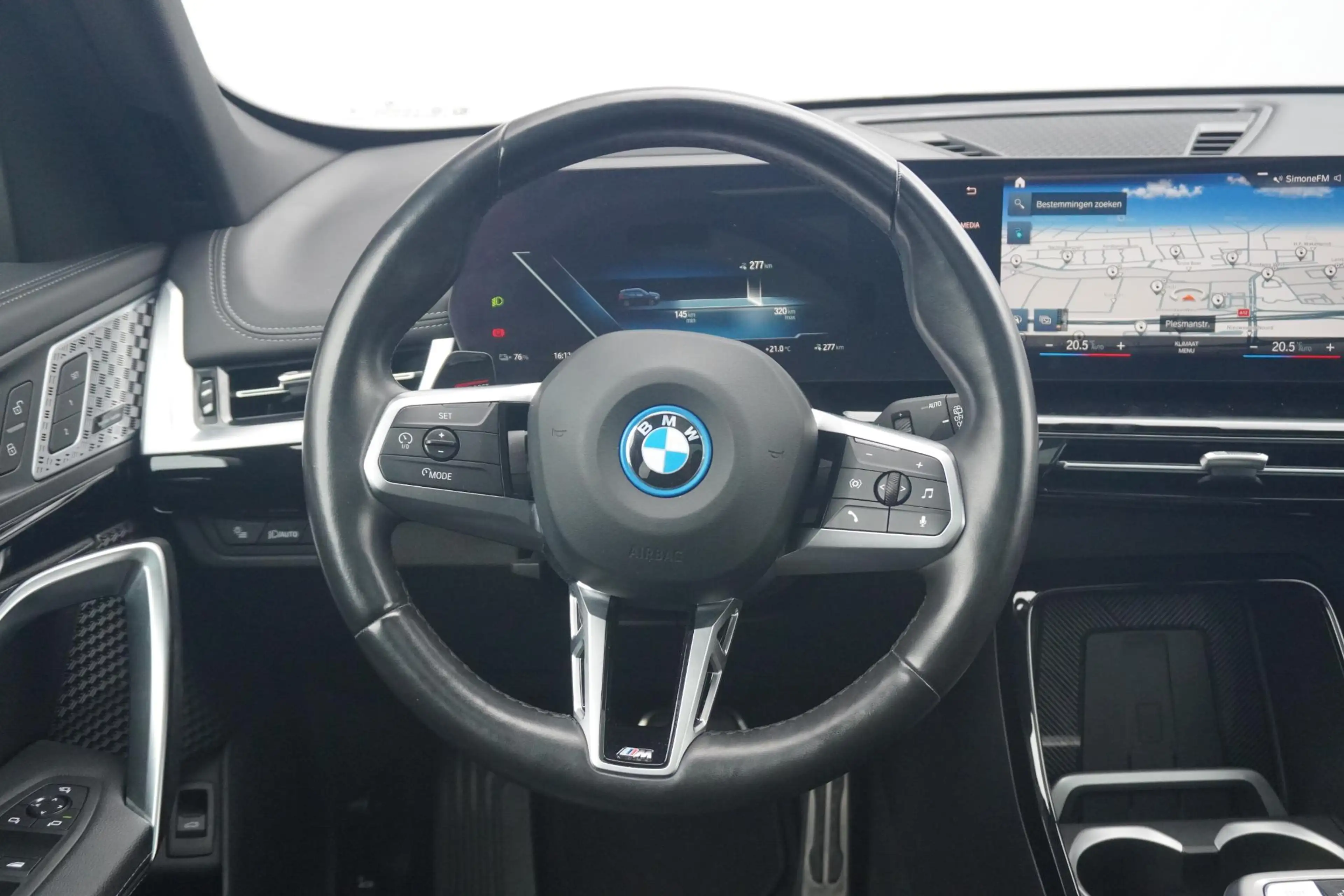 BMW iX1 xDrive30 | M Sportpakket | Panoramadak | Head-Up D — photo 10