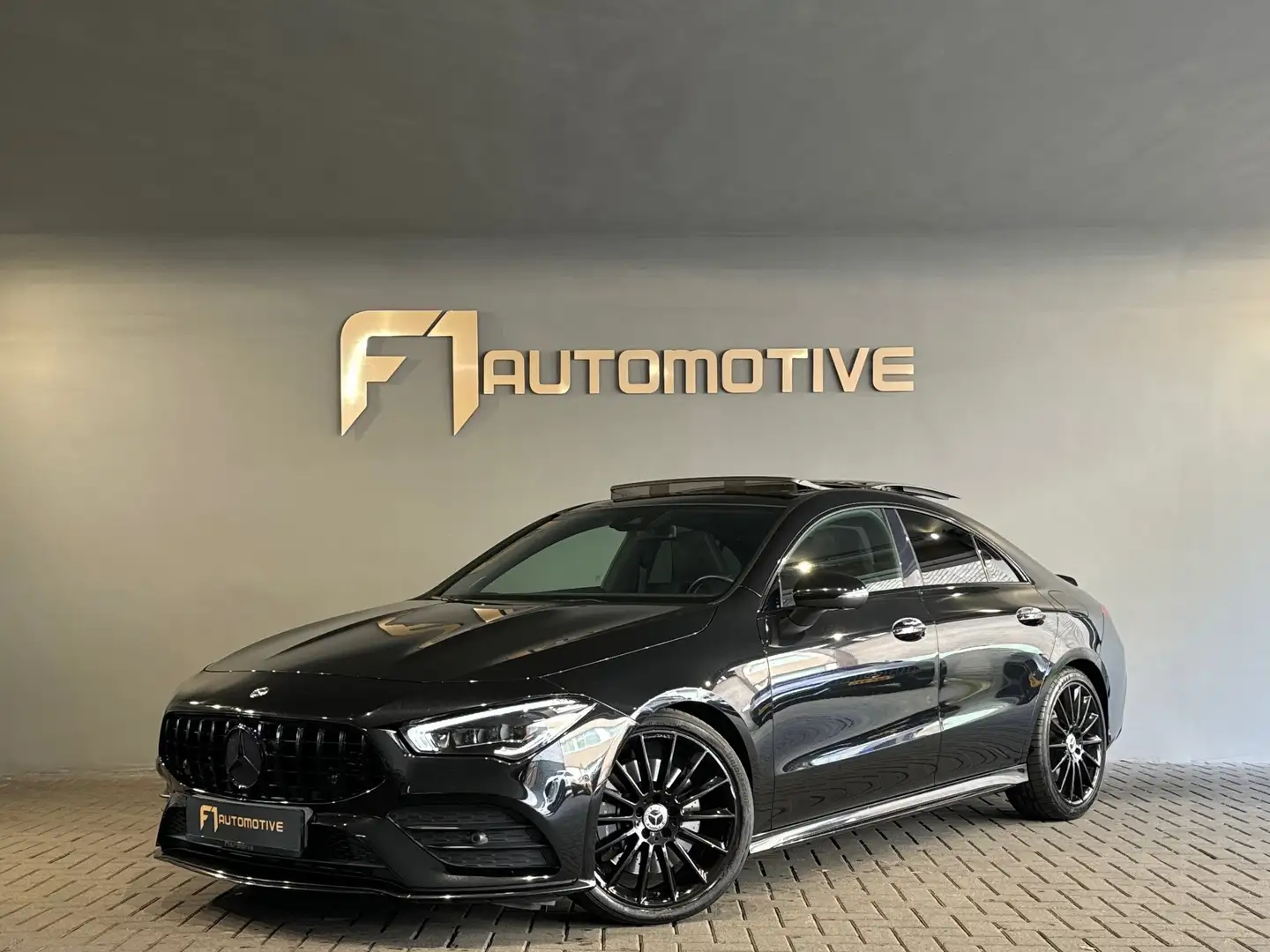 Mercedes-Benz CLA 250 4MATIC AMG Pano|Memory|Leer|45s Zwart - 1