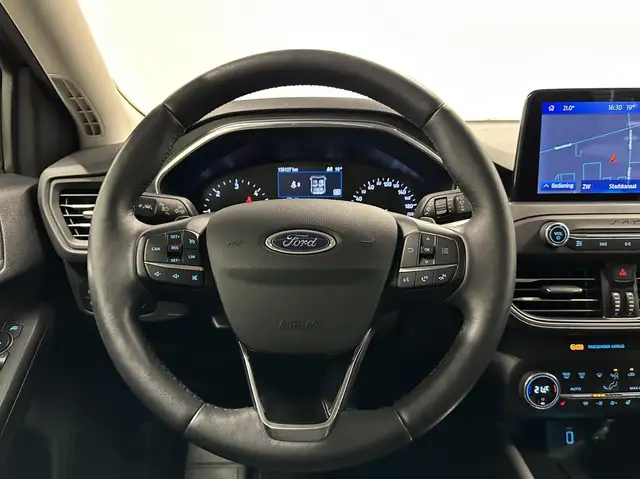 Ford Focus view 18