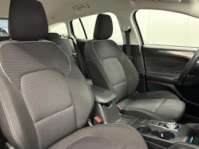 Ford Focus view 13