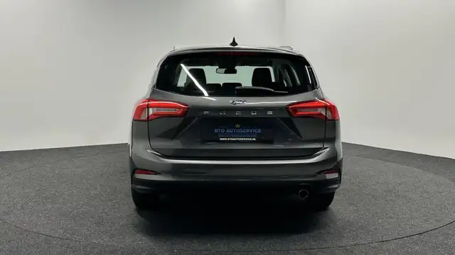 Ford Focus view 7