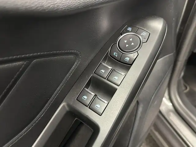 Ford Focus view 15