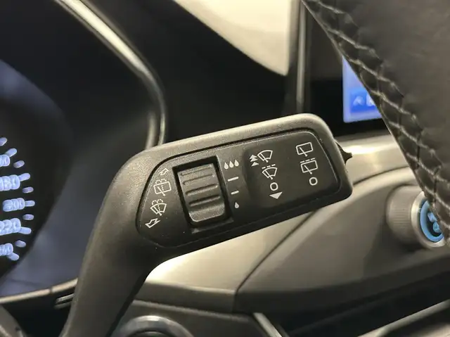 Ford Focus view 22