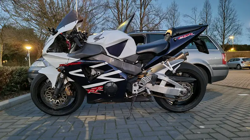Honda Fireblade - foto 4