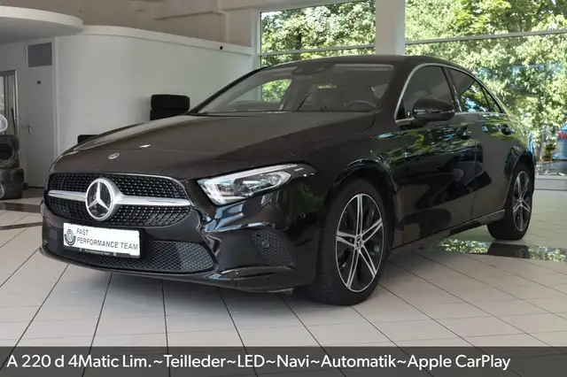 Mercedes-Benz A 220 d 4Matic Lim.~Teilleder~LED~Navi~Automatik