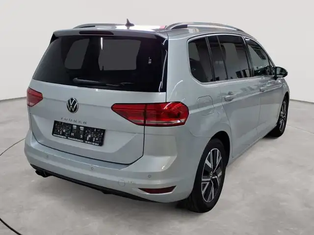 Volkswagen Touran view 4
