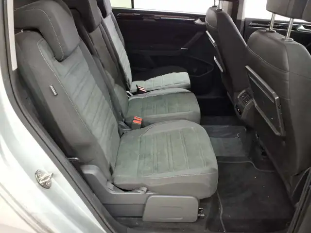 Volkswagen Touran view 13