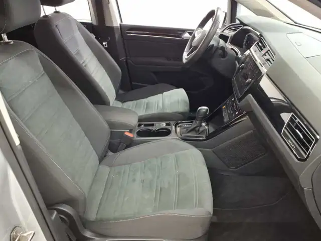 Volkswagen Touran view 8