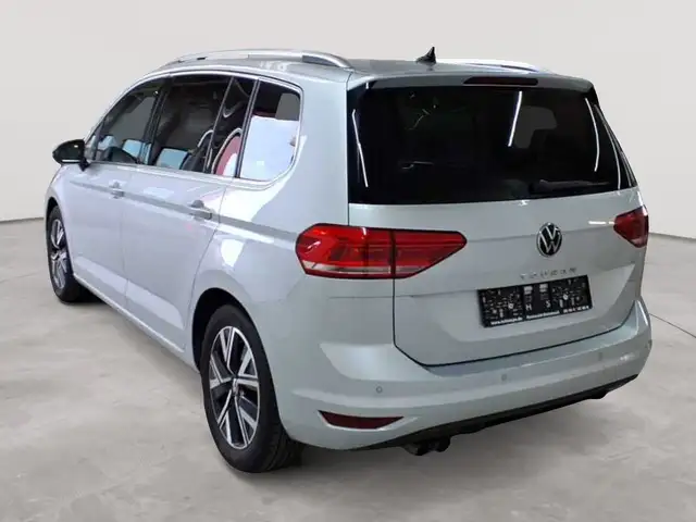 Volkswagen Touran view 5