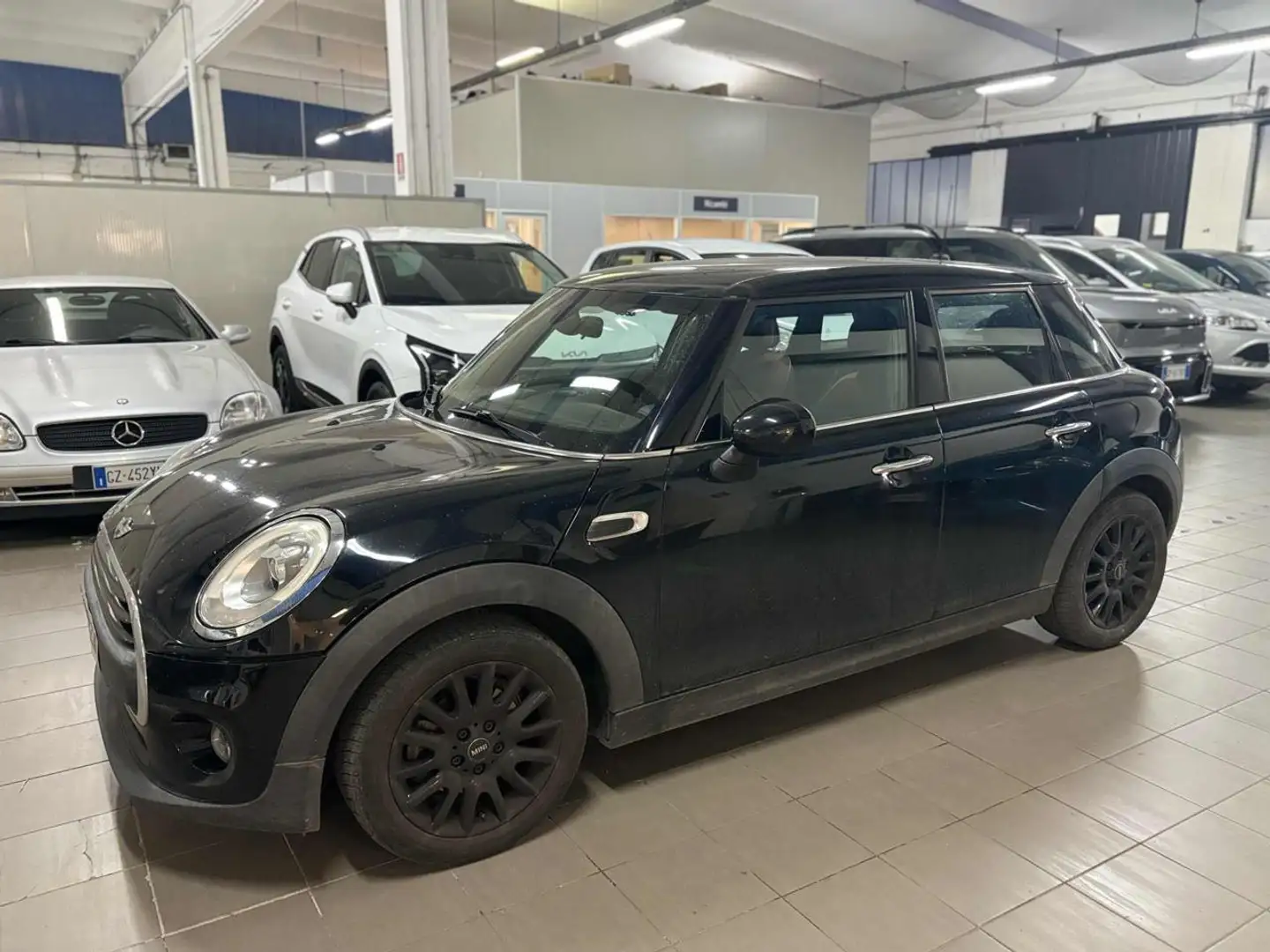 MINI One 1.5 One D Business 5 porte Noir - 1