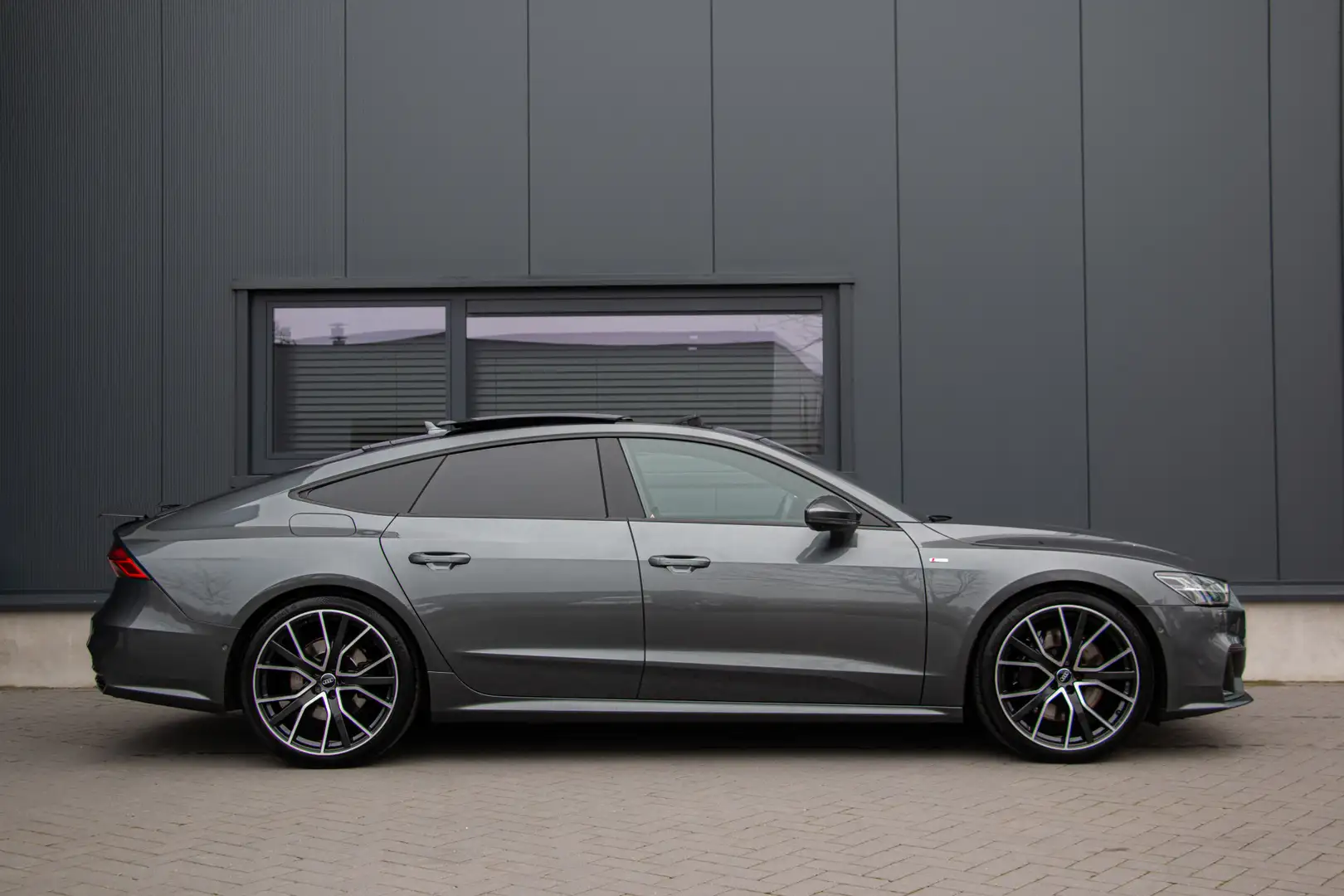 Audi A7 Sportback 55 V6 340PK TFSI 3x S-line | ACC | 360 C Grau - 2