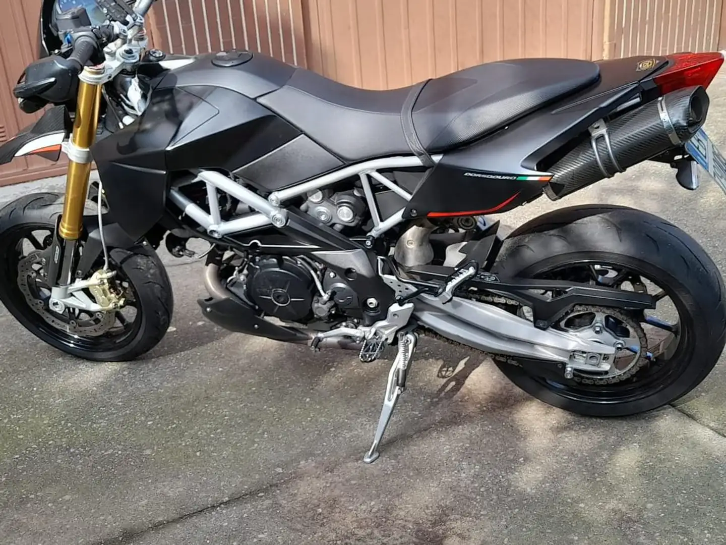 Aprilia Dorsoduro Чёрный - 2