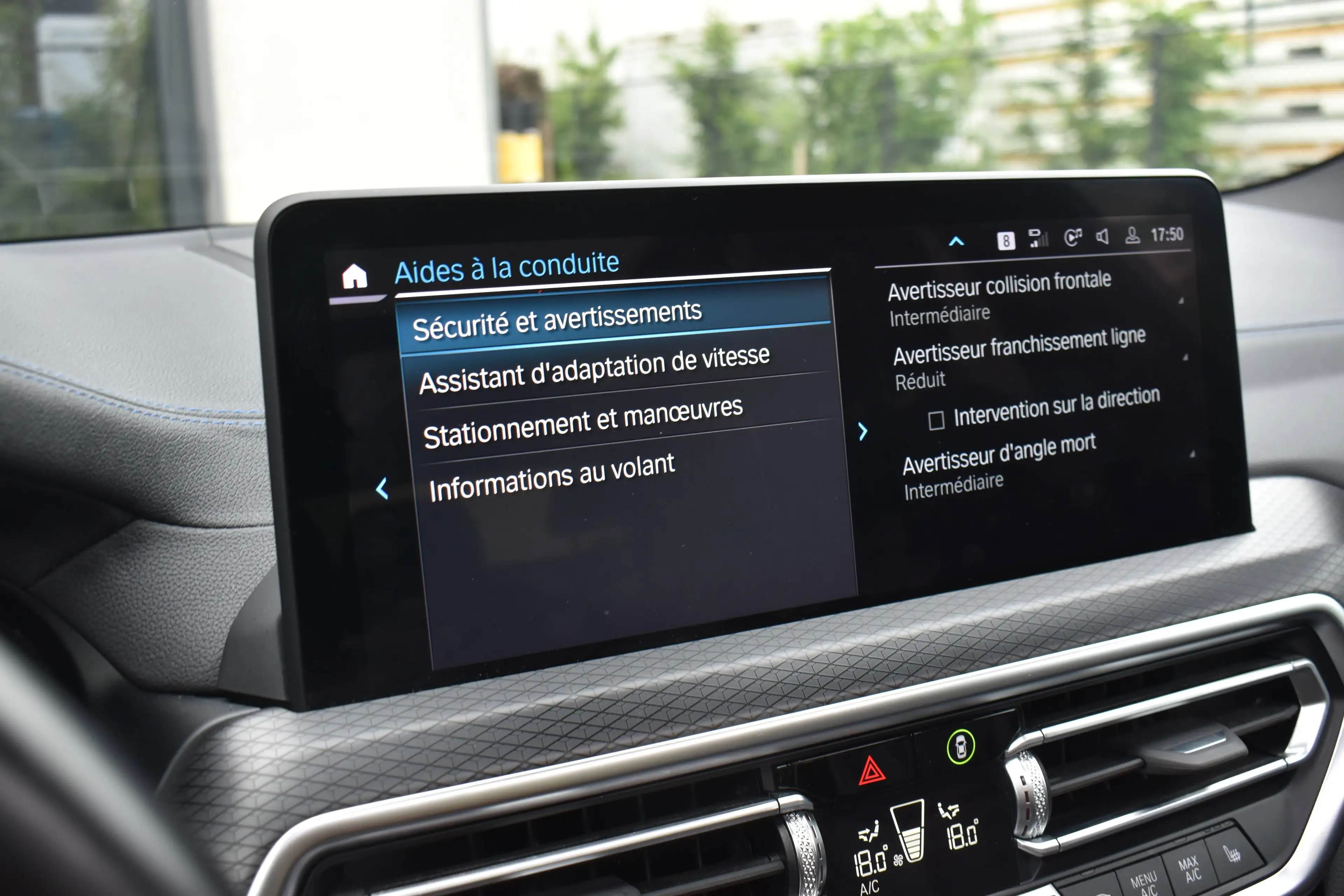 BMW X3 PHEV xDrive30e Pack M *Pano* Black/Pearl White — photo 14