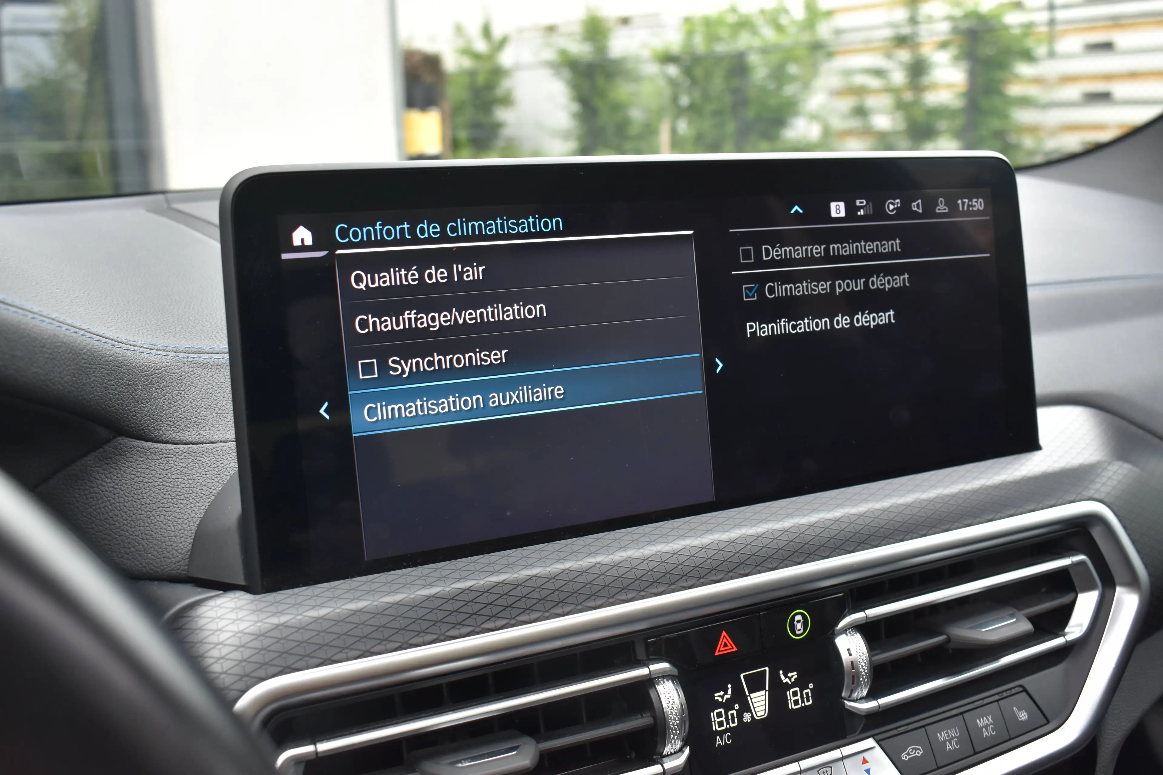 BMW X3 PHEV xDrive30e Pack M *Pano* Black/Pearl White — photo 15