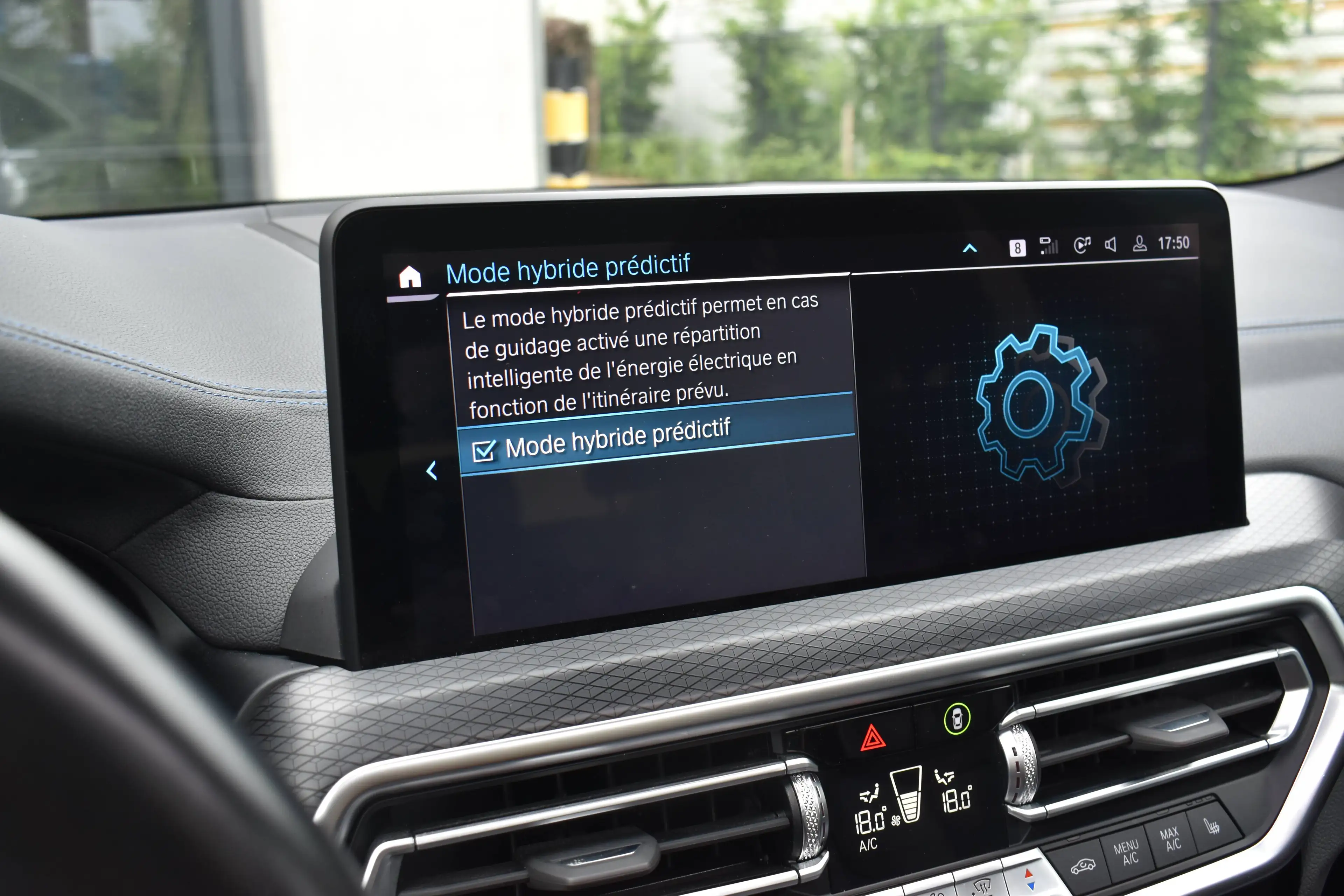 BMW X3 PHEV xDrive30e Pack M *Pano* Black/Pearl White — photo 12