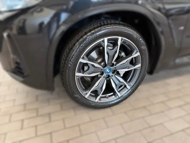 BMW X3 view 3