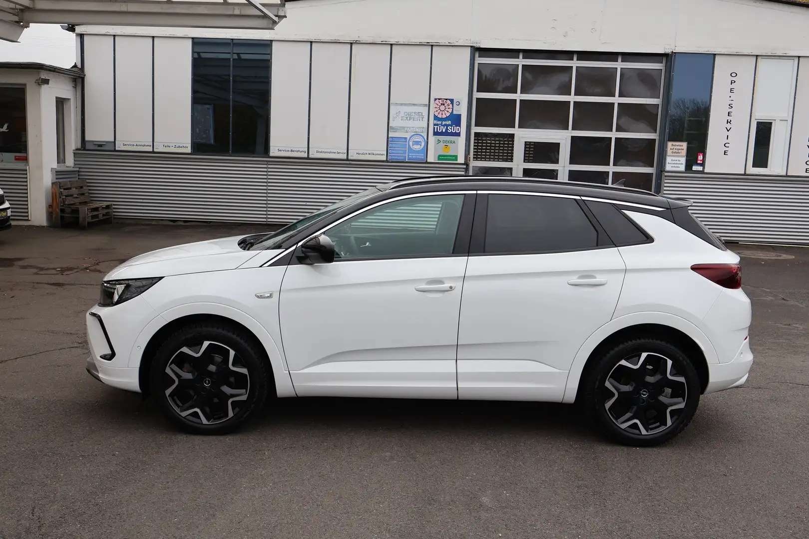 Opel Grandland 1.2 Turbo AT8 Ultimate+AHK+ Weiß - 2