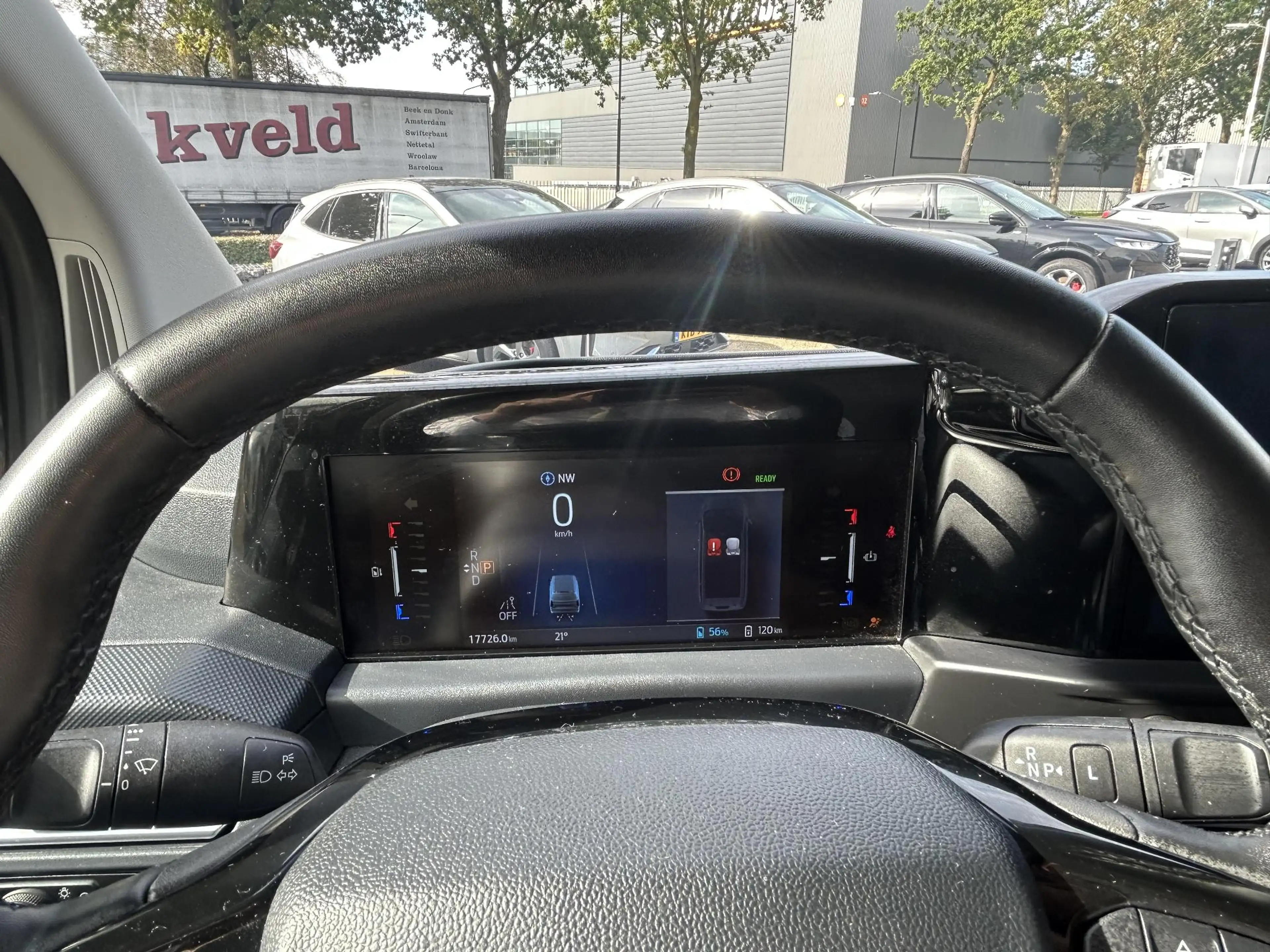 Ford E-Transit Cust. 320 L2H1 Limited 65 kWh — photo 11
