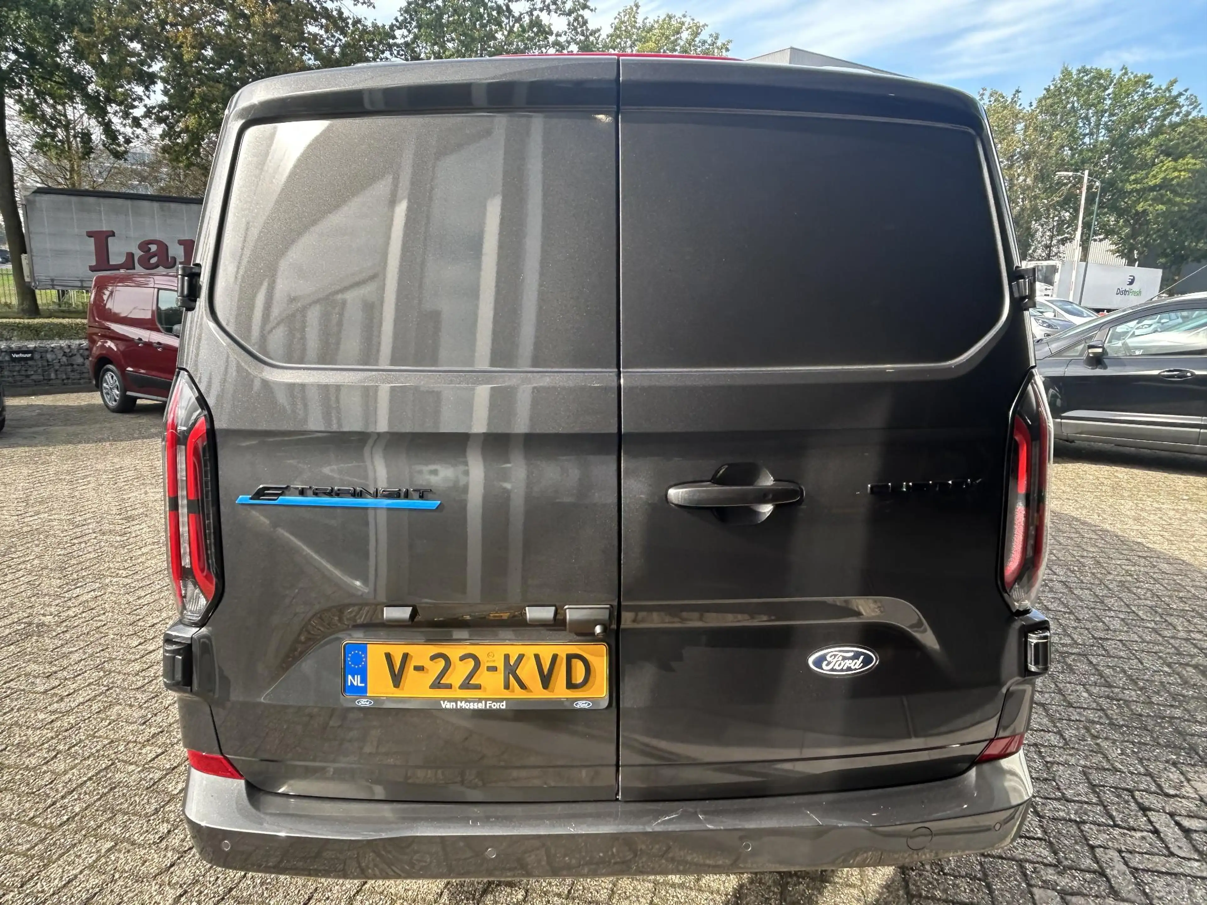 Ford E-Transit Cust. 320 L2H1 Limited 65 kWh — photo 4