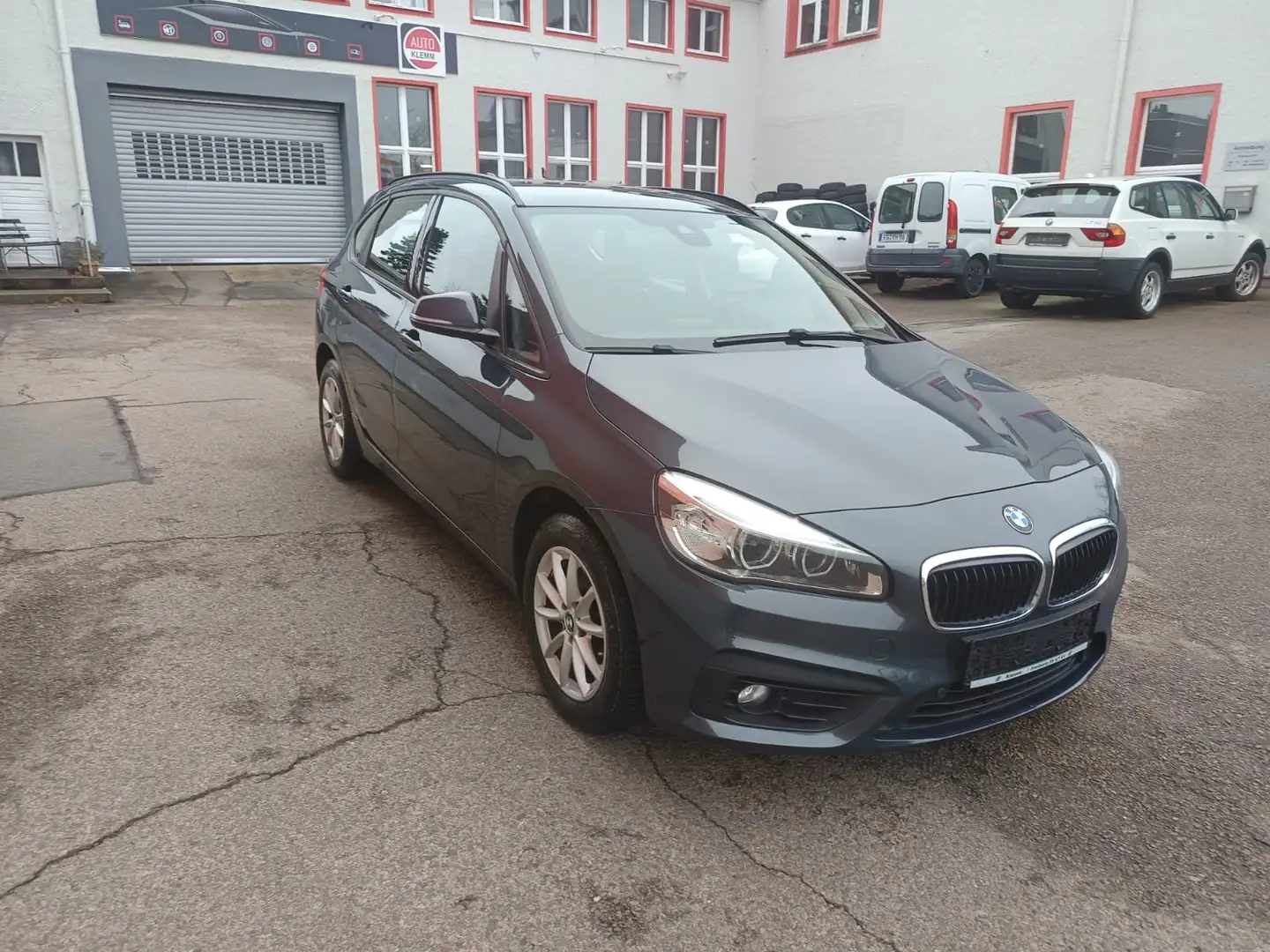 BMW 218 2Active Tourer 218 i Aut. Advantage LED,NAVI Grau - 1