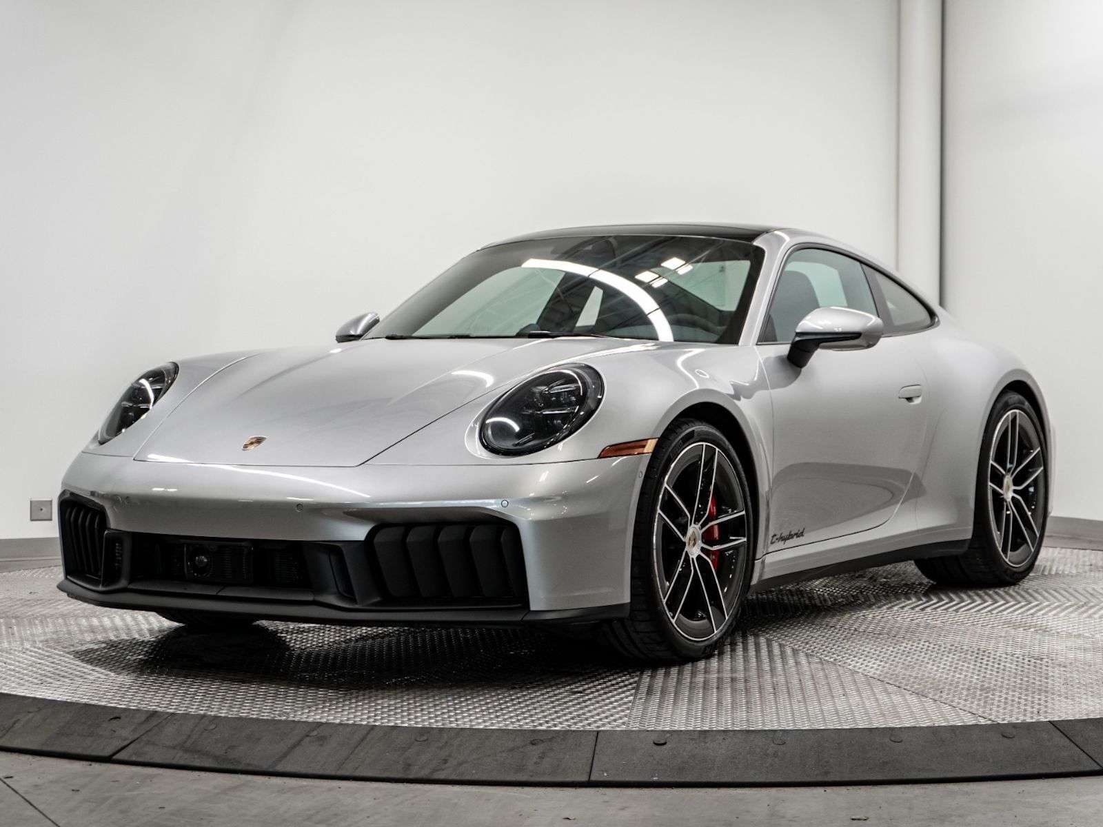 2025 Porsche 911 | Porsche Dynamic Chassis Control, Front Axle Lift